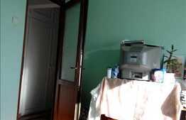 Vanzare apartament 4 camere, 78 mp utili, zona A.Vlahuta, cu boxa subsol 20 mp