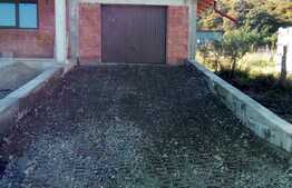 Casa generoasa cu 4 dormitoare, garaj si subsol tehnic! Chinteni! 