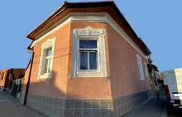 Casa in zona semicentrala, 51 mp utili, in curte comuna!