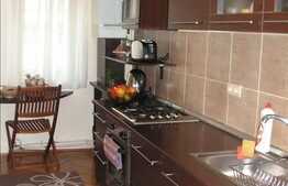 Apartament 2 camere de vanzare, decomandat, 48 mp utili, zona Calea Floresti