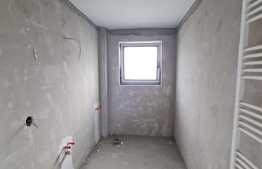 Apartament de 2 camere, terasa de 15 mp, balcon, parcare in garaj, zona Terra