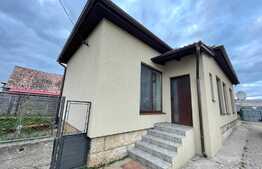 Casa individuala pe un singur nivel , 80 mp , teren 1800 mp , posibilitate schimb, Luna de Sus 