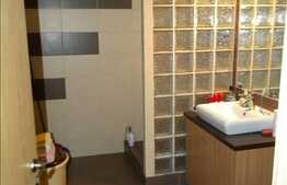 Vanzare 2 camere, 54 mp plus loc parcare! Zona Sub Cetate!