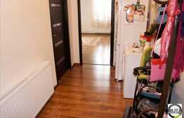 Apartament recent renovat, 2 camere, 70 mp in zona Pietei Unirii, loc de parcare