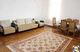 Apartament recent renovat, 2 camere, 70 mp in zona Pietei Unirii, loc de parcare