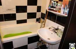 Apartament recent renovat, 2 camere, 70 mp in zona Pietei Unirii, loc de parcare