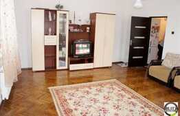 Apartament recent renovat, 2 camere, 70 mp in zona Pietei Unirii, loc de parcare