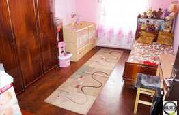 Apartament recent renovat, 2 camere, 70 mp in zona Pietei Unirii, loc de parcare