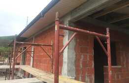 Casa cocheta pe un singur nivel, 100 mp utili, terasa acoperita 16 mp, 420 mp teren, Aiton!