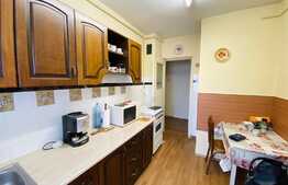 Apartament cu 3 camere, decomandat, 70 mp, zona strazii Bucium