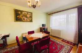 Apartament cu 3 camere, decomandat, 70 mp, zona strazii Bucium