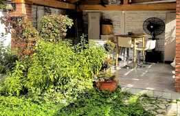 Scadere de pret!Casa cuplata 104 mp utili, 80 mp teren, semicentral!