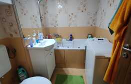 Apartament de 2 camere, 58 mp, decomandat, zona Racadau 