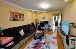 Apartament de 2 camere, 58 mp, decomandat, zona Racadau 