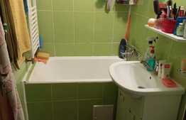 Apartament de 2 camere, parter, decomandat, zona Noua