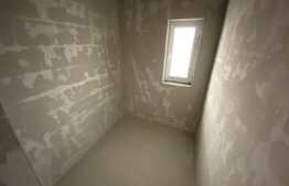 Casa potrivita pentru o familie numeroasa: 177 mp utili + 2 garaje, acces asfaltat,  Dezmir!