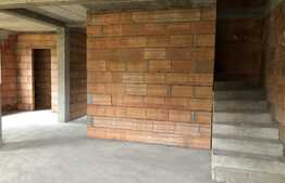 OPORTUNTATE! Casa tip duplex cu compartimentare moderna si garaj in Dezmir!