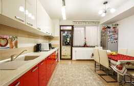 Apartament de lux de 3 camere, etaj intermediar, imobil nou, zona Coresi