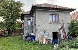 Casa cu teren generos, 82 mp construiti si teren 1450 mp in Deusu - Chinteni