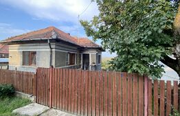 Casa cu teren generos, 82 mp construiti si teren 1450 mp in Deusu - Chinteni