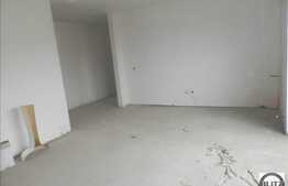 Apartament cu 1 camera, 41 mp, zona Cetatii, etaj intermediar! Cu parcare!