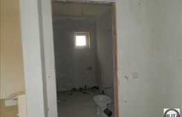 Apartament cu 1 camera, 41 mp, zona Cetatii, etaj intermediar! Cu parcare!