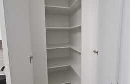 Apartament cu terasa si balcon, parcare, aer conditionat, lift, zona Vivo