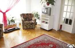 Inchiriere 3 camere, 90 mp cu terasa si foisor. Merita vazut!