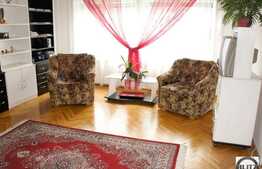 Inchiriere 3 camere, 90 mp cu terasa si foisor. Merita vazut!