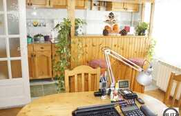 Inchiriere 3 camere, 90 mp cu terasa si foisor. Merita vazut!