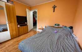 Apartament cu 3 camere, decomandat, zona Kaufland