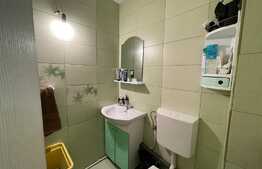 Apartament cu 3 camere, decomandat, zona Kaufland