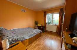 Apartament cu 3 camere, decomandat, zona Kaufland