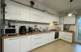 Apartament de 3 camere, lux, 80 mp, parcare, zona Iulius Mall