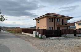 Casa individuala, 135mp utili, 500 teren, Ansamblu privat , Jucu