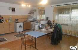 De vanzare demisol cu 2 camere, 56 mp utili, zona strazii Florilor!