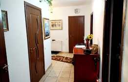 Apartament de 3 camere decomandate, 72 mp, balcon si parcare! Zona ultracentrala