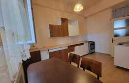 Apartament 3 camere, decomandat, etaj intermediar, 75 mp utili, zona centrala!