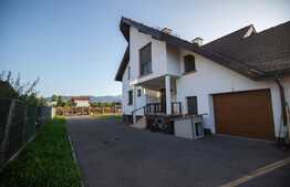 Casa de 300 mp utili, in Brasov