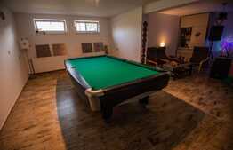 Casa de 300 mp utili, in Brasov