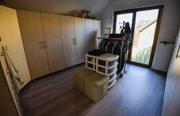 Casa de 300 mp utili, in Brasov