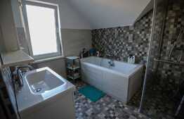 Casa de 300 mp utili, in Brasov