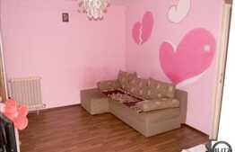 Apartament 3 camere de vanzare, 70 mp utili, zona Parang, cu boxa