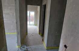 Apartament 3 camere, 67 mp, parcare, gradina 52 mp, Terra