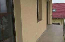 Apartament in vila, 3 camere decomandate, 90 mp utili, semifinisat, cu garaj