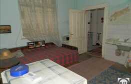 2 camere, 72 mp, decomandat, in imobil tip casa/vila, garaj, zona semicentrala!