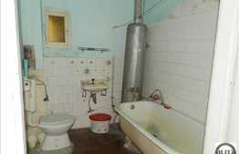 2 camere, 72 mp, decomandat, in imobil tip casa/vila, garaj, zona semicentrala!