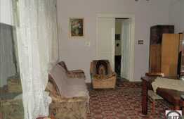 2 camere, 72 mp, decomandat, in imobil tip casa/vila, garaj, zona semicentrala!