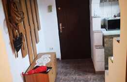 Apartament 3 camere, decomandat, etaj intermediar, zonă liniștită, Răcădău