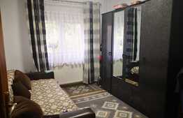 Apartament 3 camere, decomandat, etaj intermediar, zonă liniștită, Răcădău